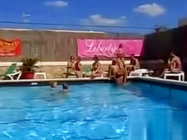 Swingers Fucking Outside At The Pool