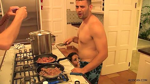 Tanner Mayes - Island Erotica - Ladies - Bts - Dinner