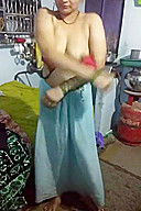 Telugu Aunty Reshma Strip Saree