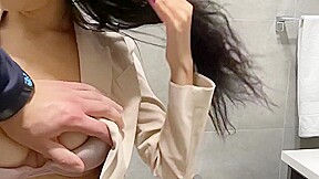 The Boss Fucked A Lustful Secretary In The Toilet
