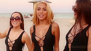 These Ladies Gets Naughty After A Walk From The Beach