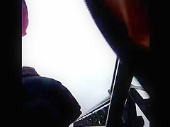 UPSKIRT SUBIENDO ESCALERAS CASADA