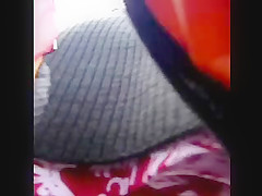 UPSKIRT SUBIENDO ESCALERAS CASADA