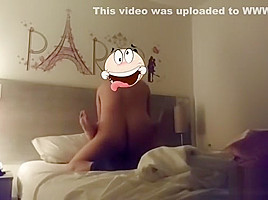 Un rico mañanero de cache con camara escondida a anfitriona deliciosa