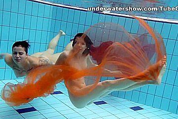 UnderwaterShow Video: Sara Bombina and Gazel Podvodkova