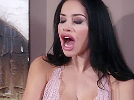 Victoria Gives Her Stalker A Free Sex