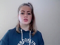 Voluptuous Slut Shows Her Perfect Big Boobs Online