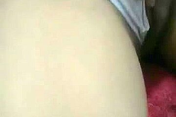 cachondeando y disfrutando de una pelicula porno