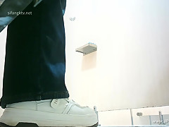 chinese girls go to toilet 547
