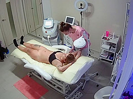 in the beauty salon, shave your hair