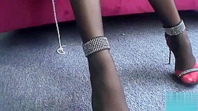 ladyman In lingerie Masturbates