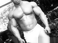 muscle Pec Bouncing
