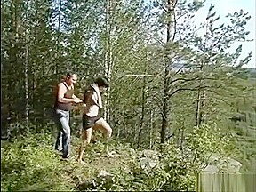 Секс на природе с горячей телкой
