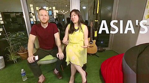 she squirts and STOPS the massage! (hilarious asian student 18+) real amateur