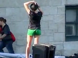 shorts verdes flaca culito skinny petite ass candid