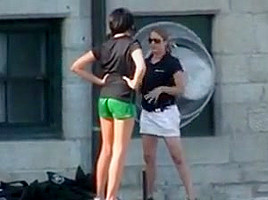 shorts verdes flaca culito skinny petite ass candid