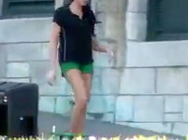 shorts verdes flaca culito skinny petite ass candid