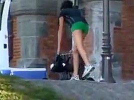 shorts verdes flaca culito skinny petite ass candid