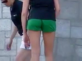 shorts verdes flaca culito skinny petite ass candid