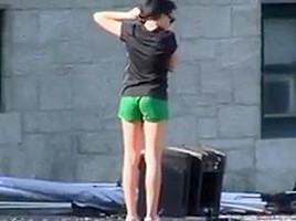 shorts verdes flaca culito skinny petite ass candid